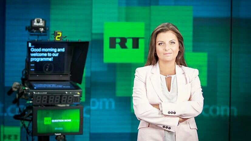     Полиция в Перми задержала трех местных жителей, организовавших мошенническую схему сбора средств «для участников СВО» через фейковые каналы, якобы принадлежащие главреду медиахолдинга «Россия сегодня» и RT Маргарите Симоньян (на фото).