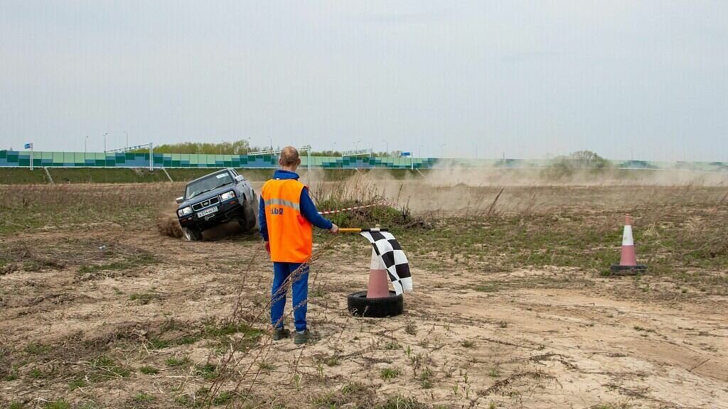     Спринт-слалом на личных автомобилях на Кубок мэра Хабаровска был устроен по случаю 165-летия города.