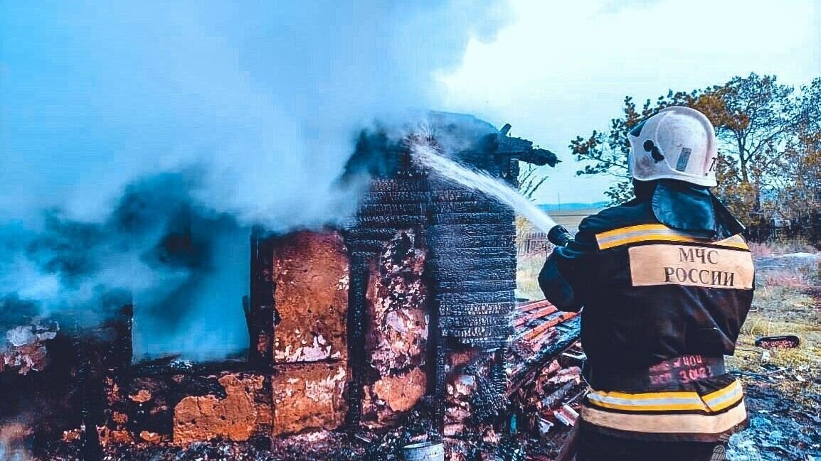     В этот раз стихия уничтожила жилой дом.