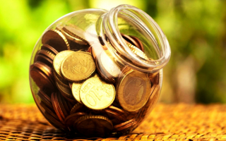 Банка с деньгами 