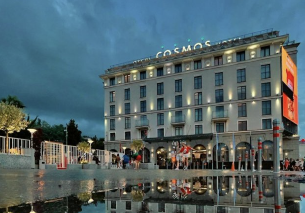 Отель cosmos sochi hotel. Radisson Park Inn Сочи. Сочи космос Сочи отель. Гостиница космос Сочи. Сочи Radisson City Park.