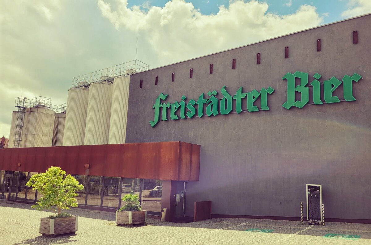 Пивной завод. Пиво я не пью, поэтому вкус местного напитка оценить не смогла) 