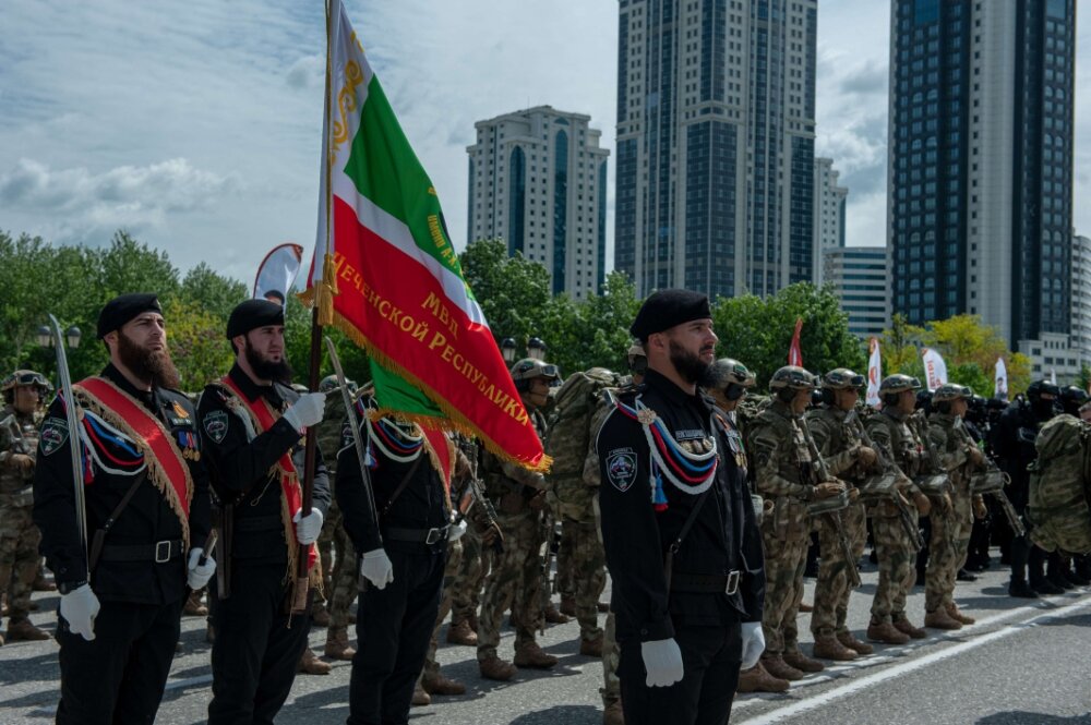 Грозный 2023. Парад в Грозном 2020. Парад Победы в Грозном. Парад Победы техника Грозный. Грозный парад на празднике.