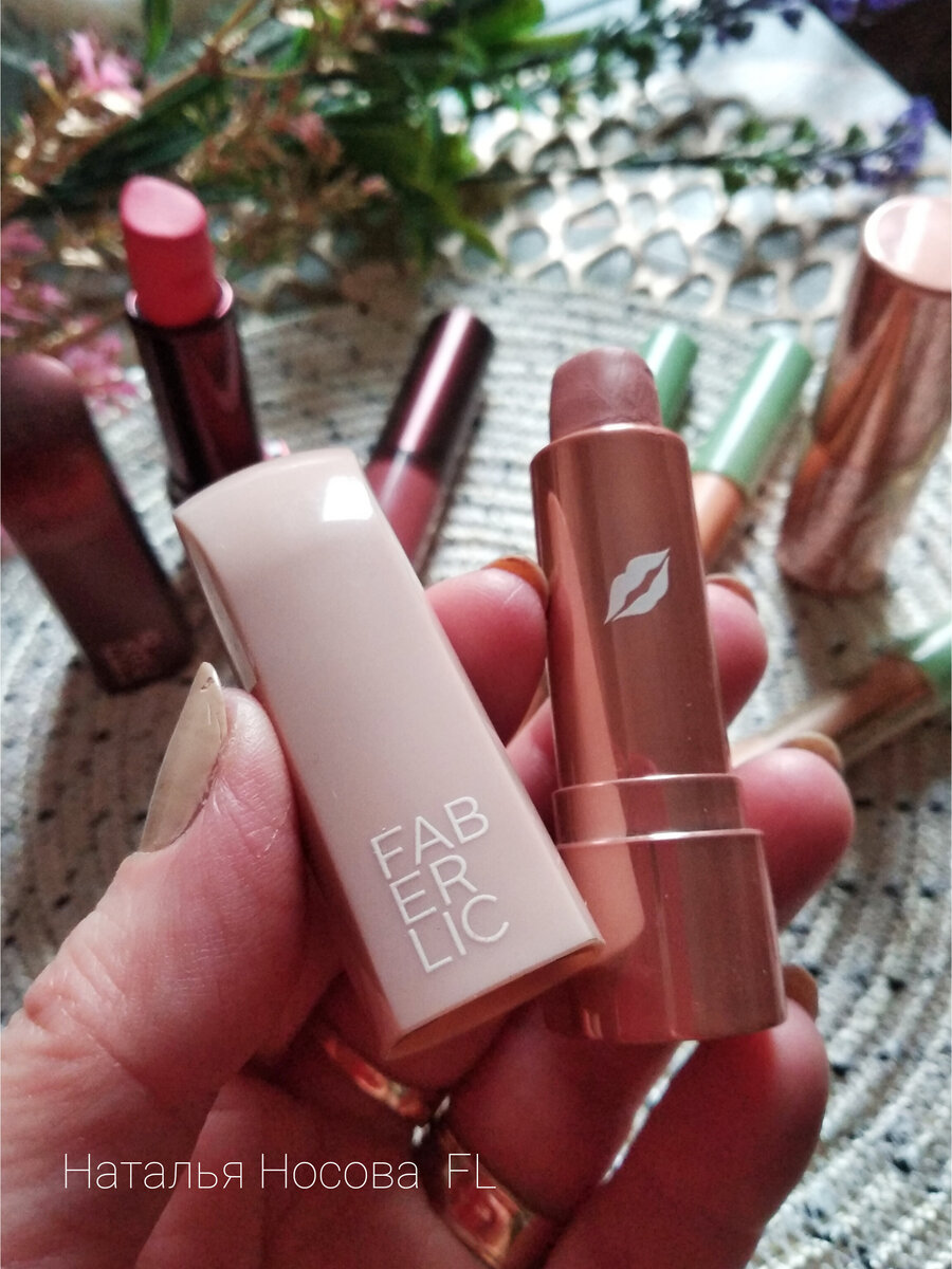 Одна из моих любимых помад с пудовым финишем 