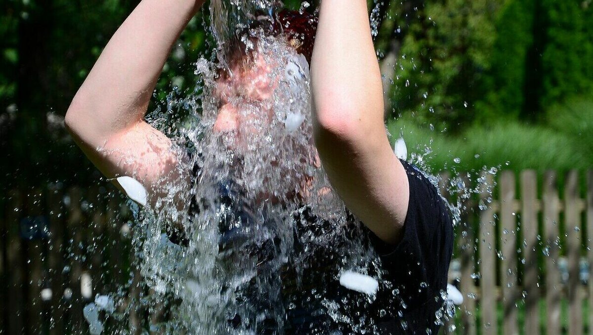     Как сделать душ из стиральной машинки и мыться без воды, об этом корреспонденту RostovGazeta рассказал ростовский выживальщик Тимур Фаткулин