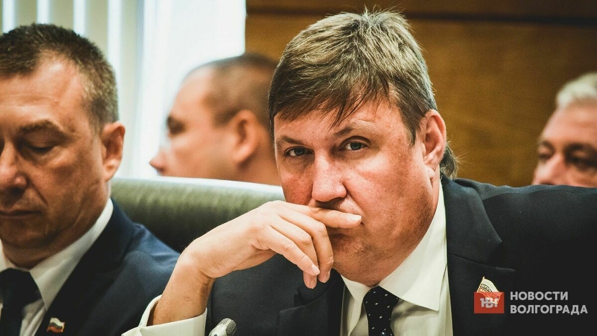     Депутат волгоградской облдумы Александр Осипов назвал вынесенный «пластиковому королю» Роману Себекину приговор несправедливым. Он рад, что тот вернулся на свободу, так как может принести региону много пользы.