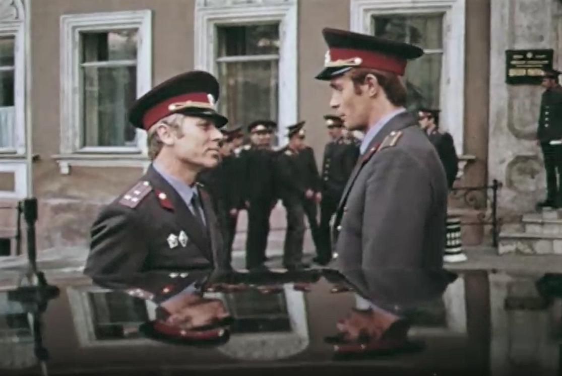 Кадр из телефильма "Выгодный контракт" (1979)
