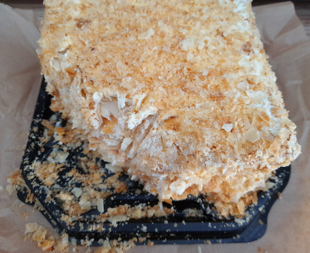 Прям так! Никаких кусочков!😄 Съели тортик за два дня, не пугайтесь сильно)