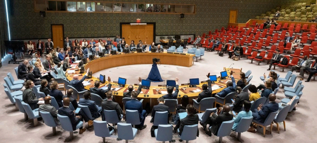 Фото ООН/Э. Дебебе Заседание Совета Безопасности ООН