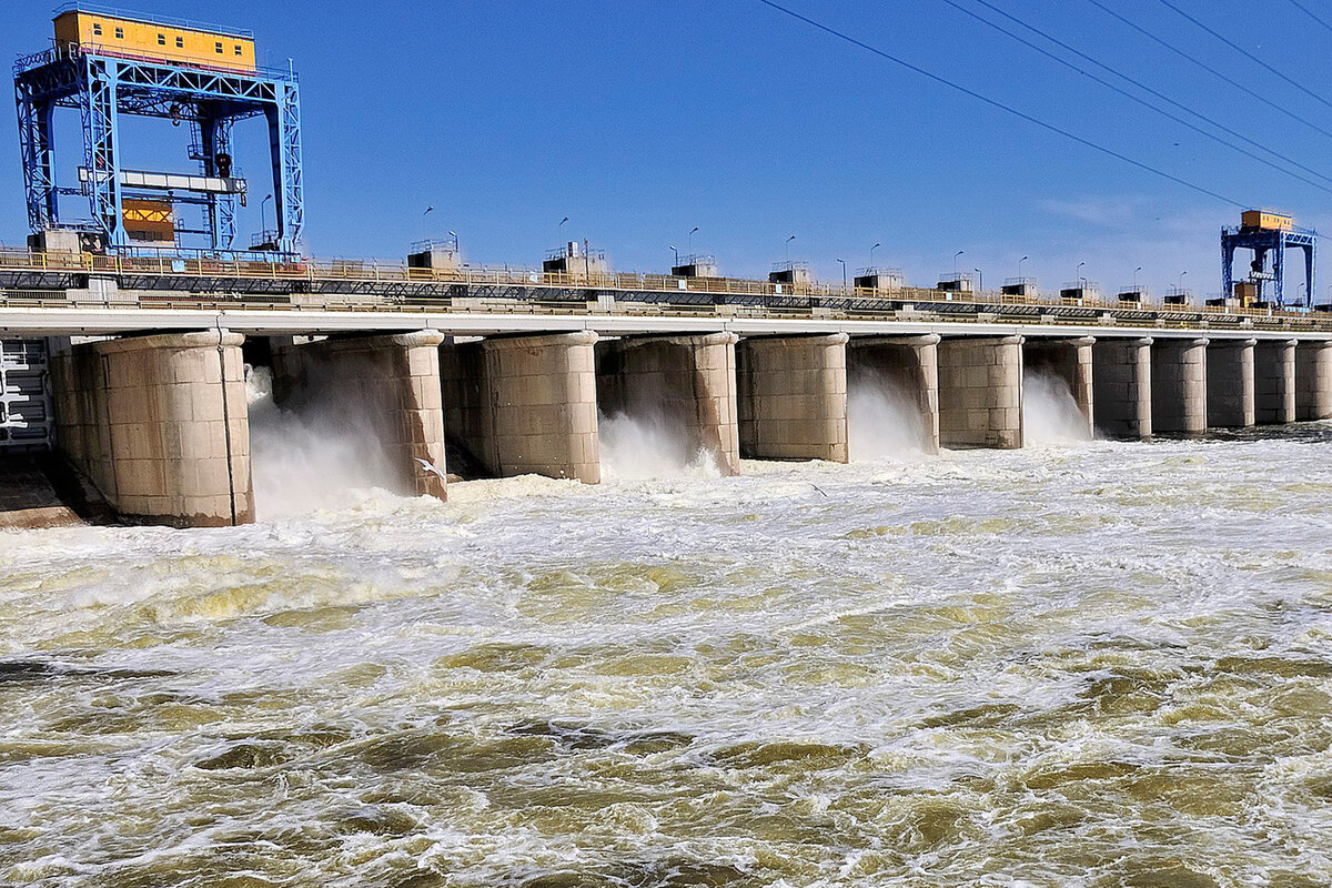 каховская плотина. каховская плотина. новая каховка гэс. северо крымский канал и каховская гэс. каховская плотина.