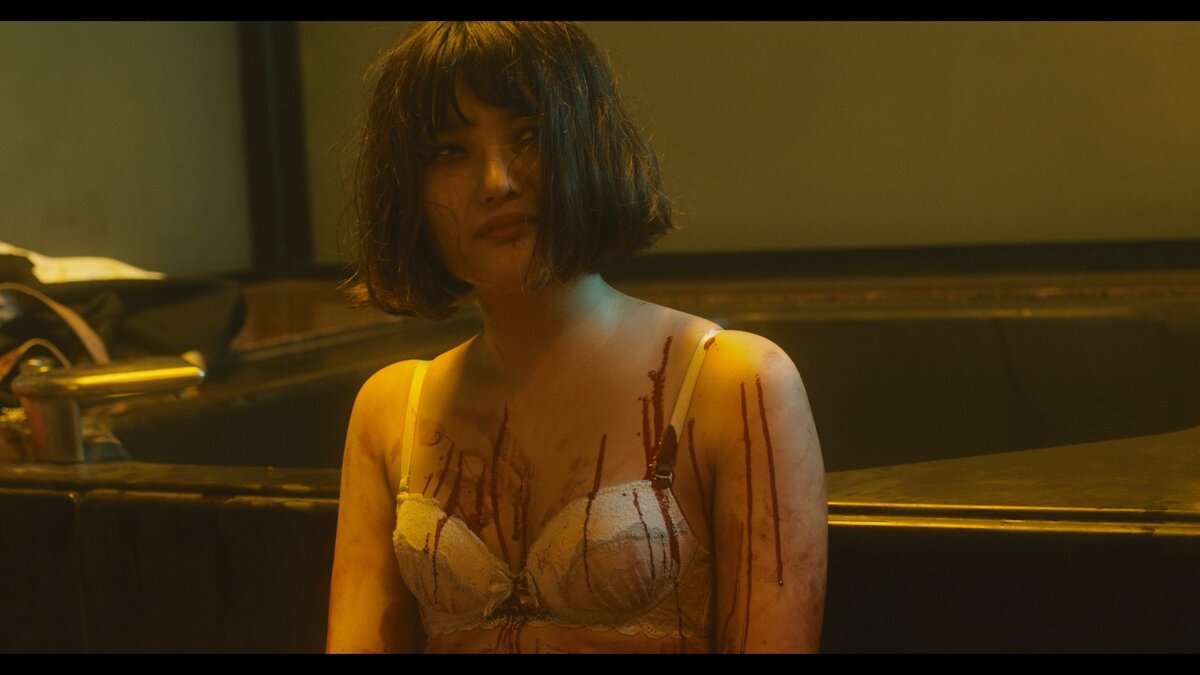 Единственное, чем этот фильм может запомнится - одна из самых натуралистичных сцен расчленения трупа в истории кино. 