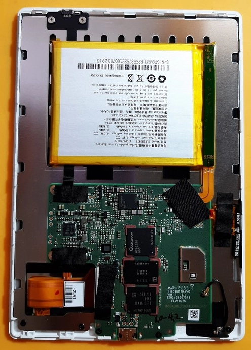 Ридер ONYX BOOX Poke 4 Lite  - снята задняя крышка