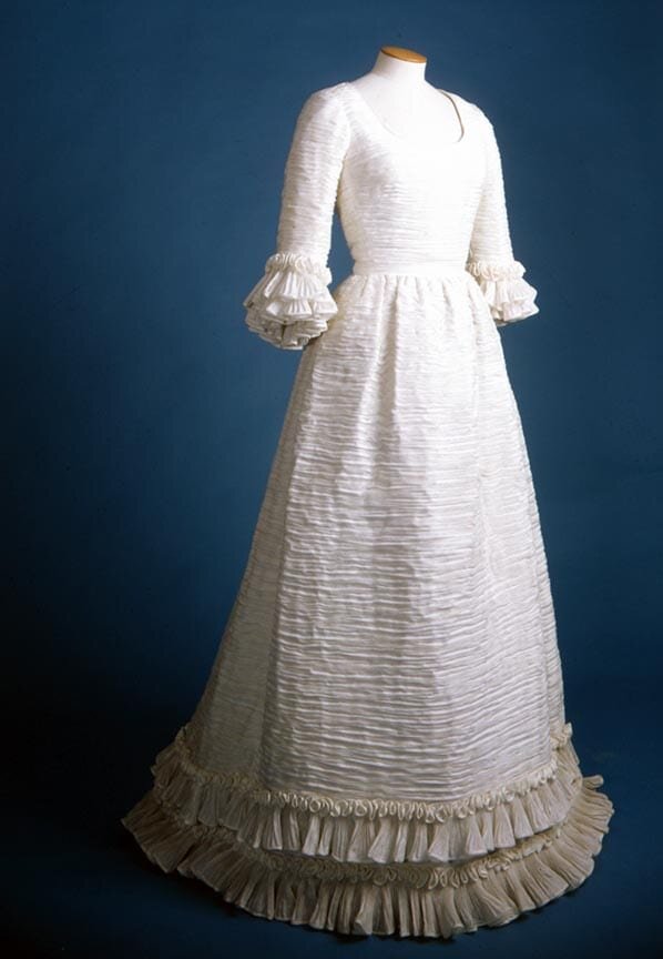 https://www.lisburnmuseum.com/virtual-museum-lisburn/object-sybil-connolly-linen-wedding-dress/