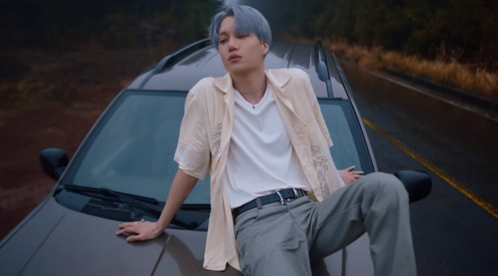     Кадр из клипа «Let Me In»