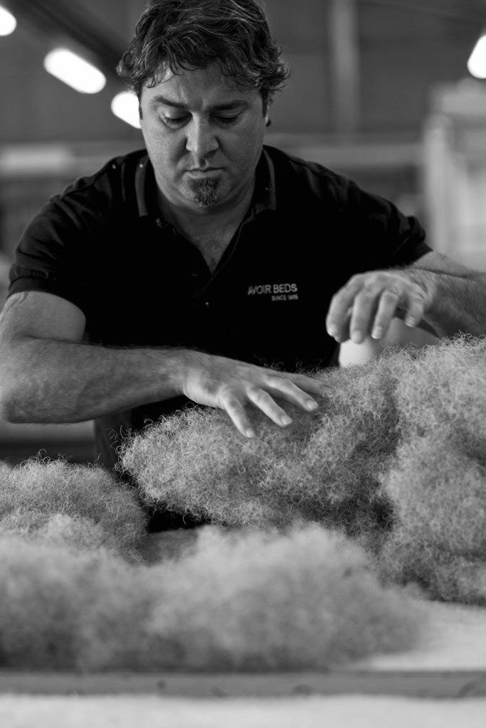 На просторах сети можно встретить популярную рекомендацию - "как можно чаще меняйте матрас, ведь именно он является накопителем "микро жизни", бактерий и всего того, что мешает здоровому сну". Как же к этому вопросу относились в Европе, а именно в Италии? 