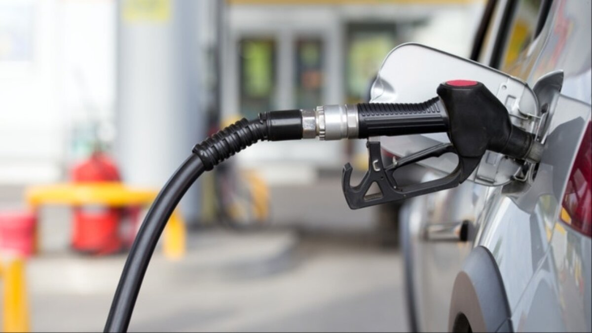    В ФАС потребовали от ряда нефтяных компаний увеличить объемы продаж бензина на бирже