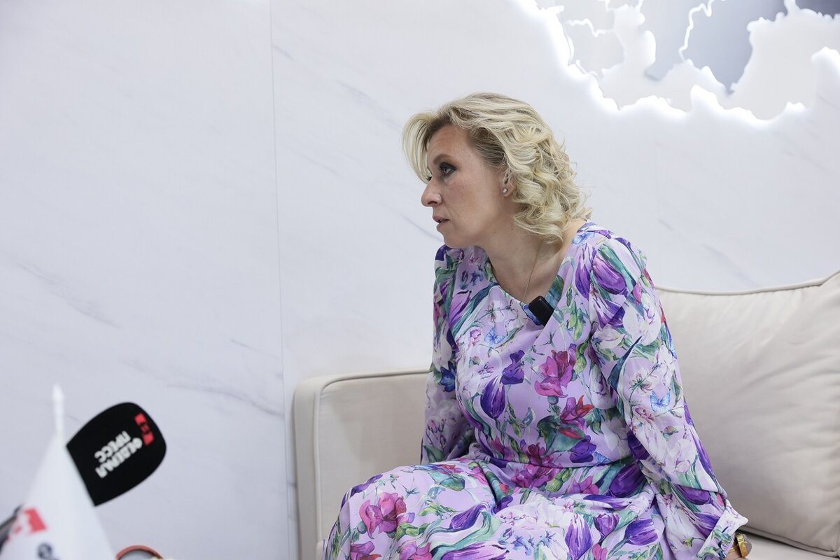 Захарова заявила, что ржавчина незаметно проявляется, а потом распространяется все дальше.  Фото: Фото: ФедералПресс / Иван Кабанов