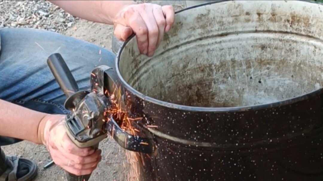 Как из старой ржавой кастрюли сделать стильный вазон - всем соседям на ...