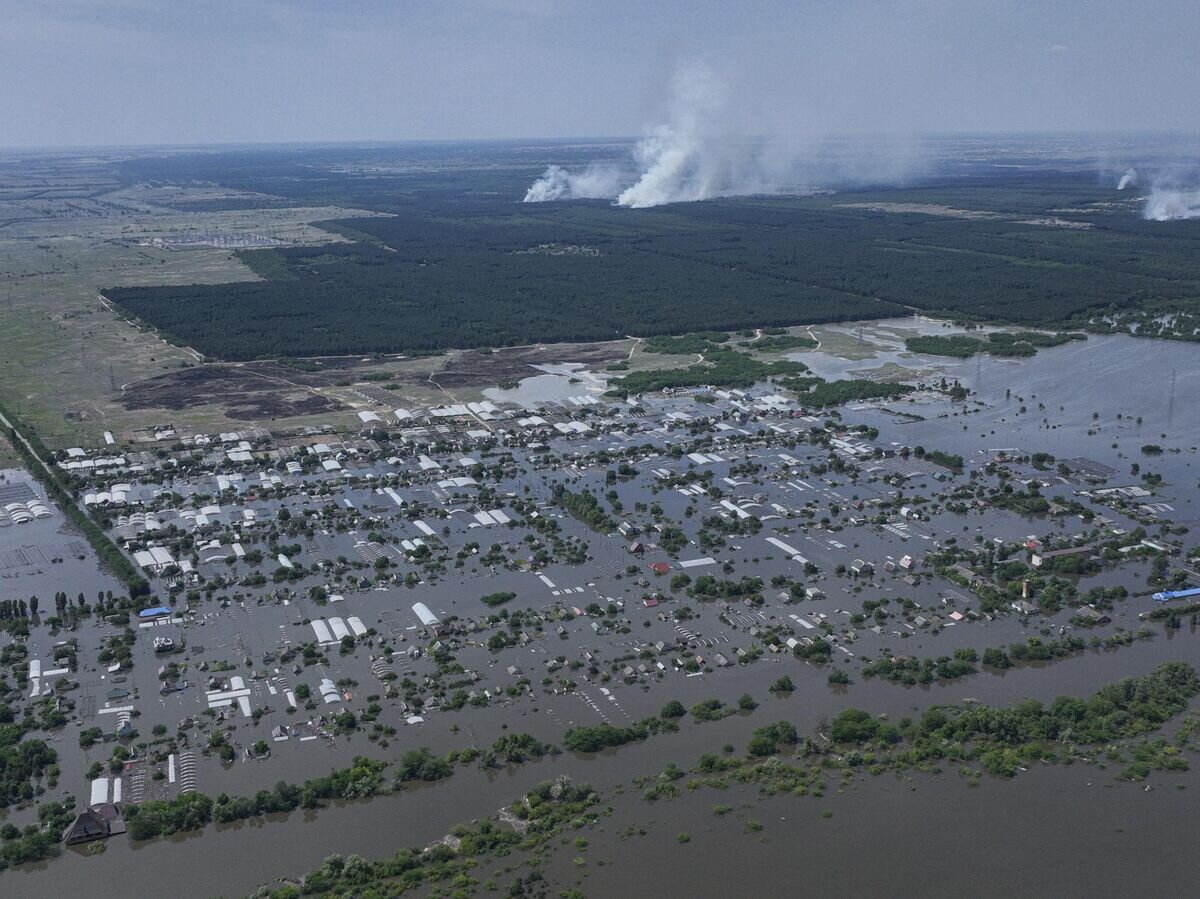    Затопленная территория Херсонской области на левом берегу Днепра© AP Photo