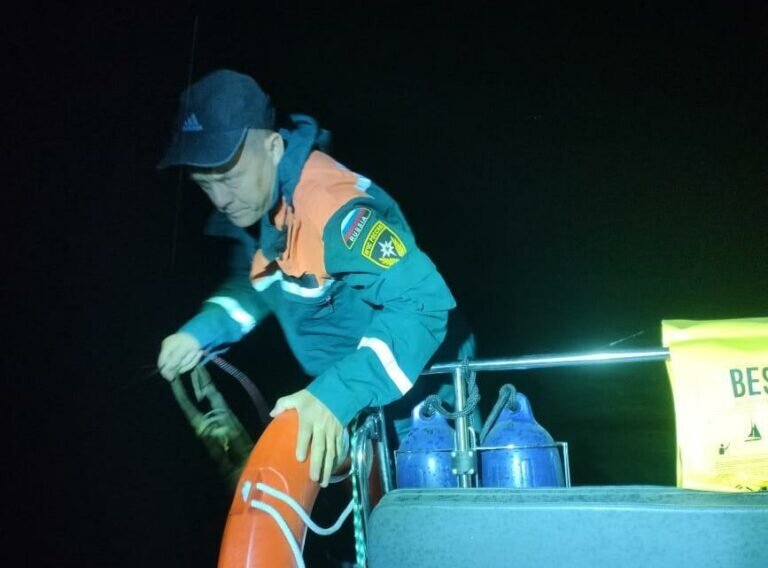    На Ириклинском водохранилище спасатели помогли заблудившемуся рыбаку Кристина Просвиркина