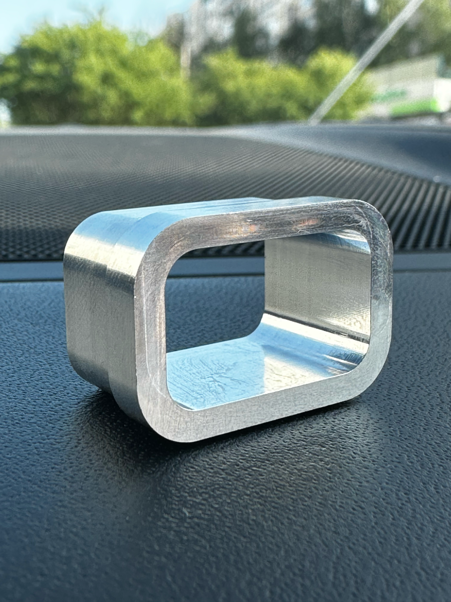 Выполнена из дюраля алюминия на профессиональном ЧПУ станке.