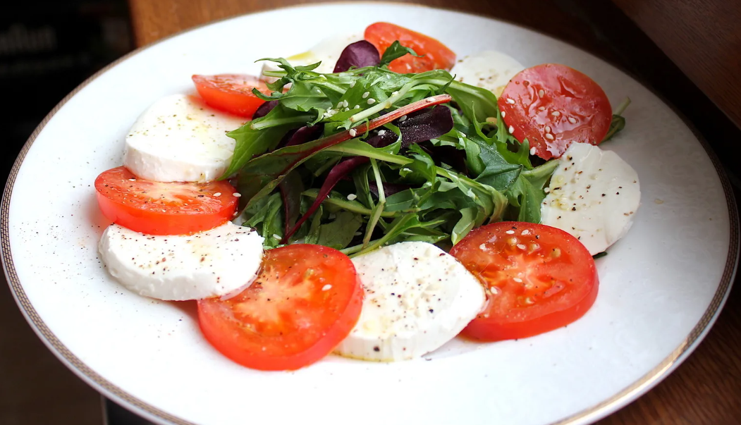 Салат капрезе