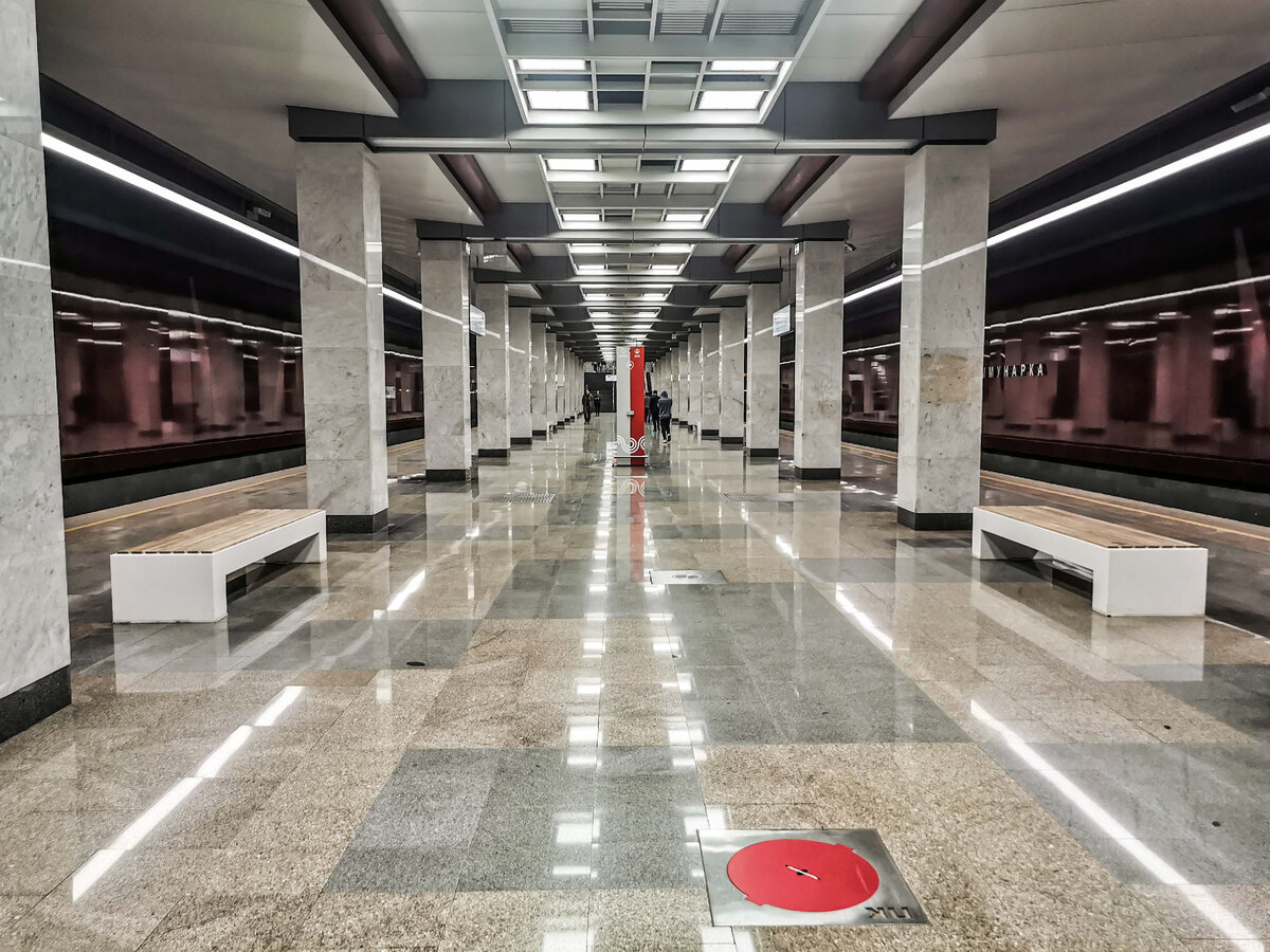 Станция метро "Коммунарка" внутри.