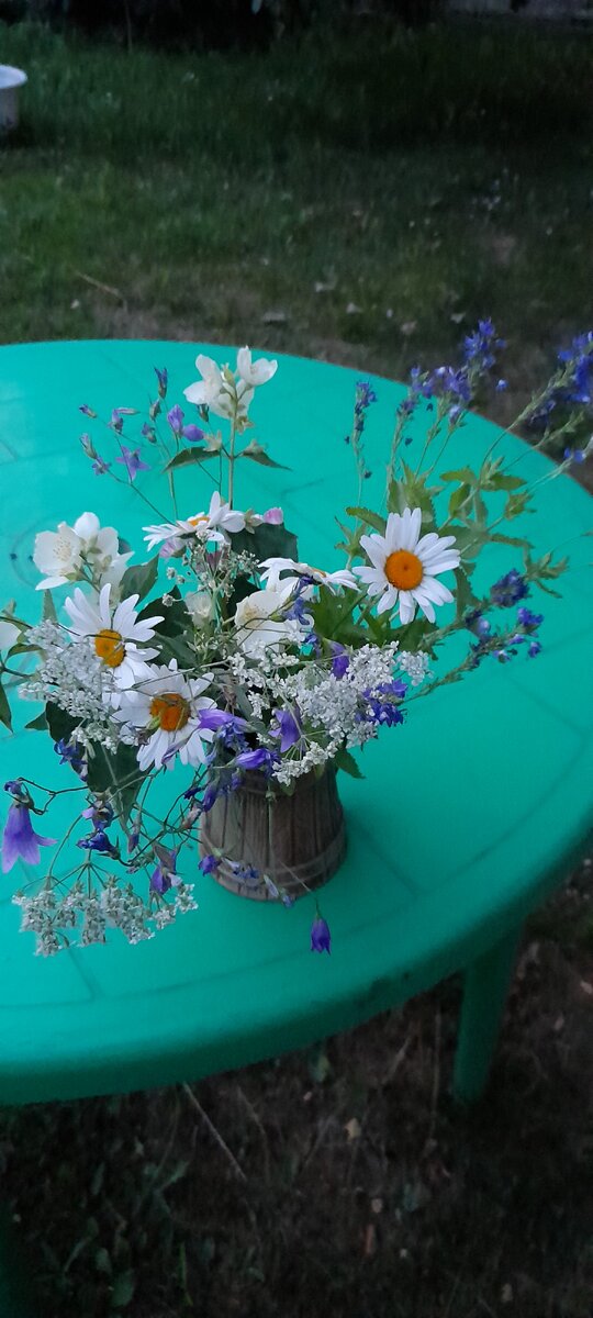 Нежный букет - сиренево-белый, для умиротворения и  творческого настроя.