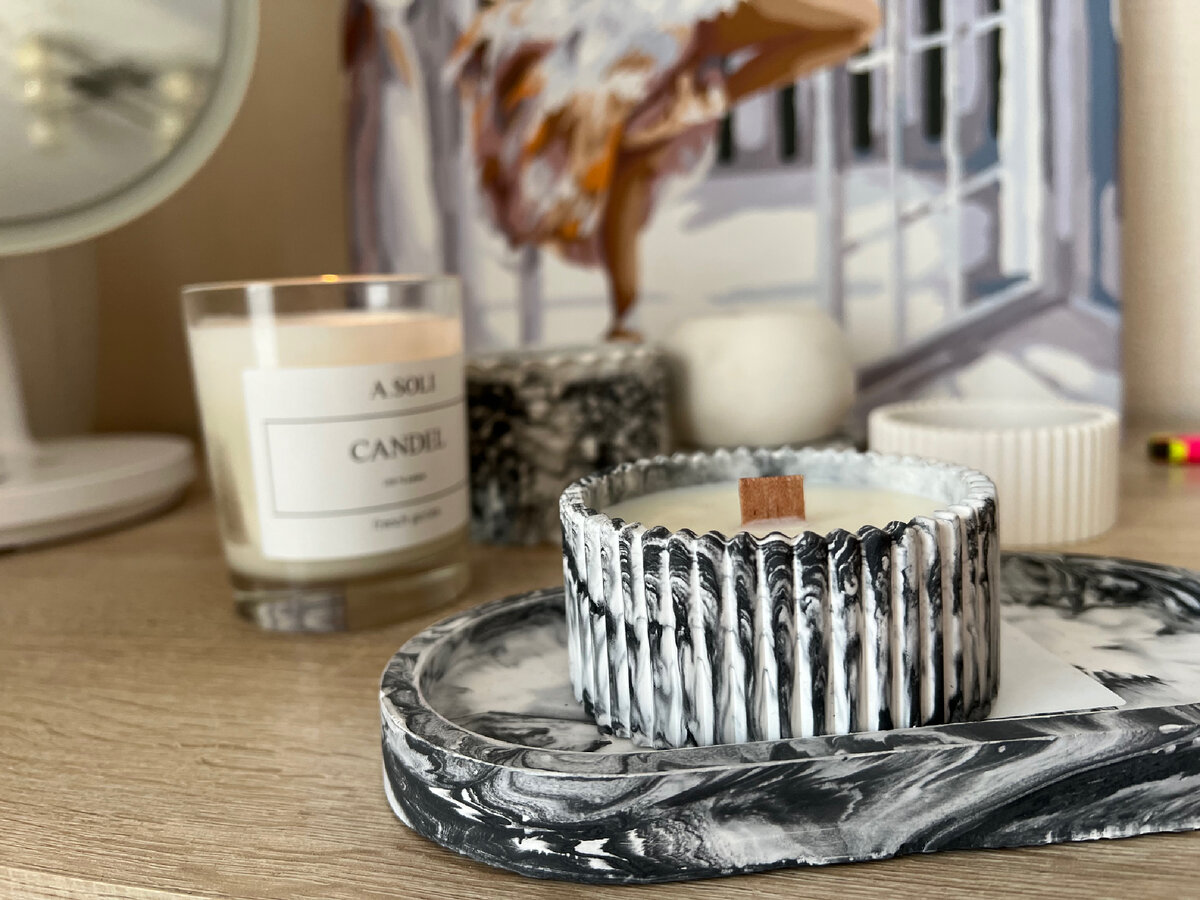 Свеча выполненная в мраморном стиле