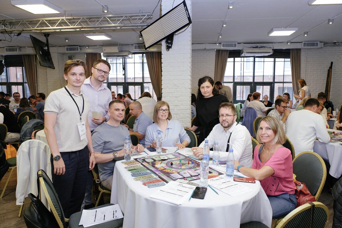 Настольную игру создал автор книги "Богатый папа, бедный папа" - Роберт Кийосаки.