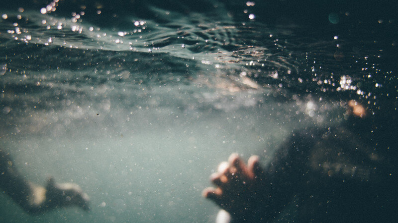     Утопающий. unsplash.com
