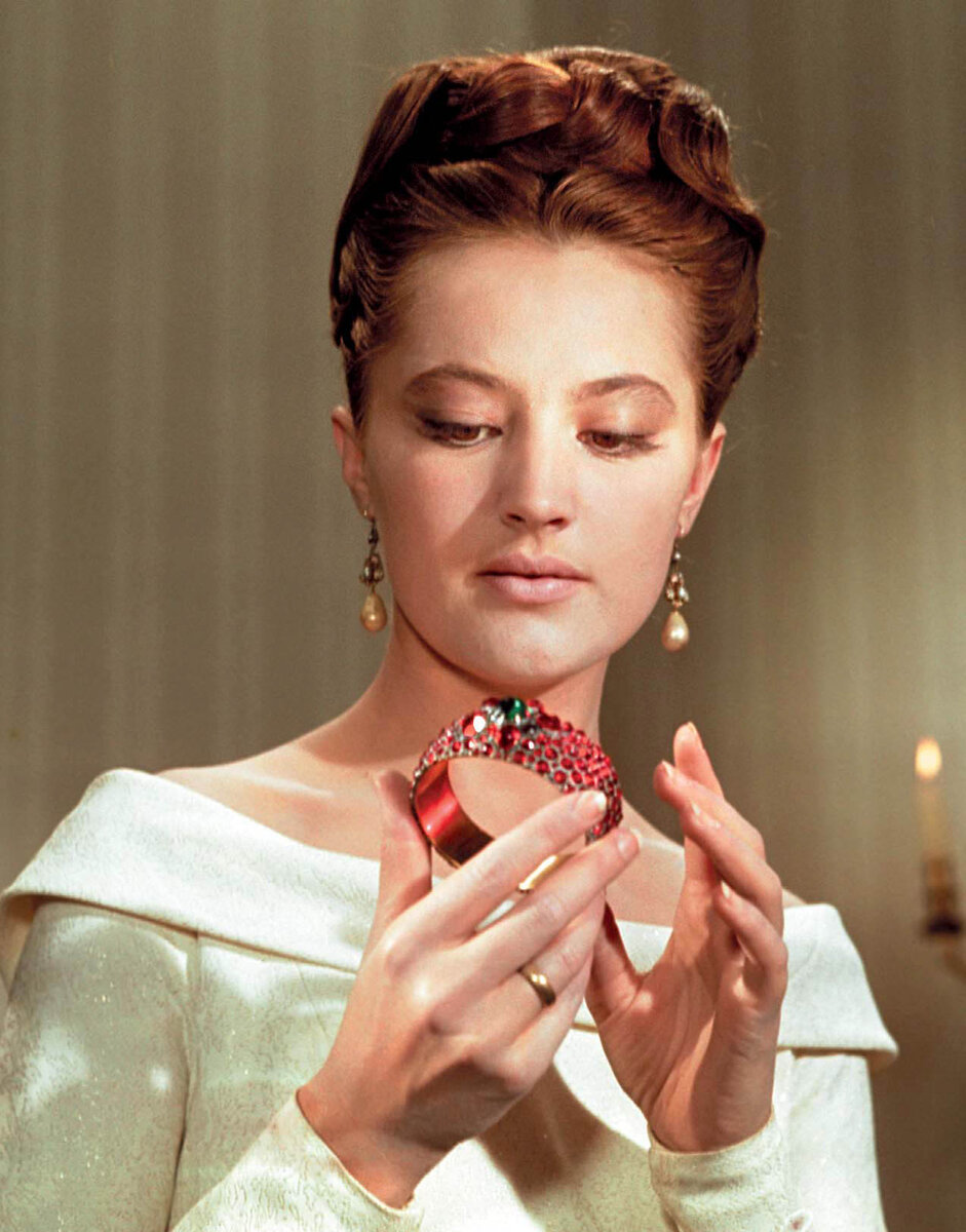 Кадр из фильма "Гранатовый браслет", экранизация 1964 г.