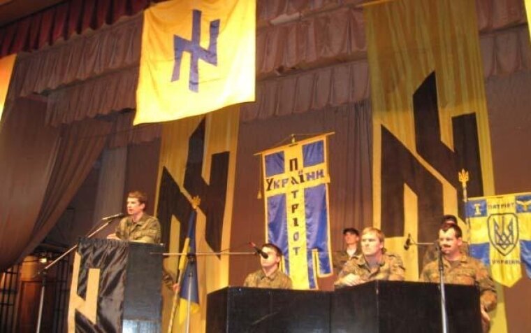    На Украине зря надеялись на военный переворот в России. Почему он не произошёл на самой Украине?