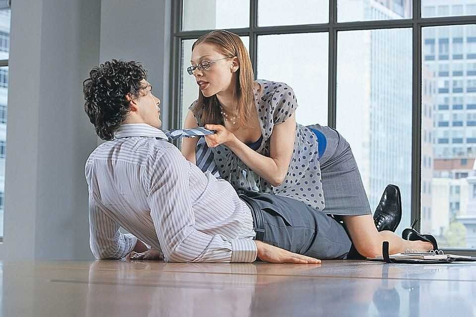 Как начать приставать к девушке
