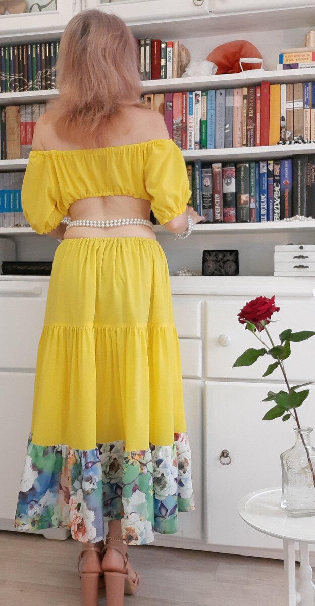 Платье из секонд-хэнда.