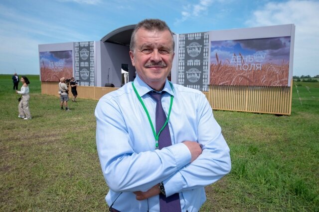    Сергей Засимов: «Мы решаем задачу повышения качества и урожайности различных культур, включая рапс, кукурузу, сою». Фото:  АиФ/ Кирилл Романов