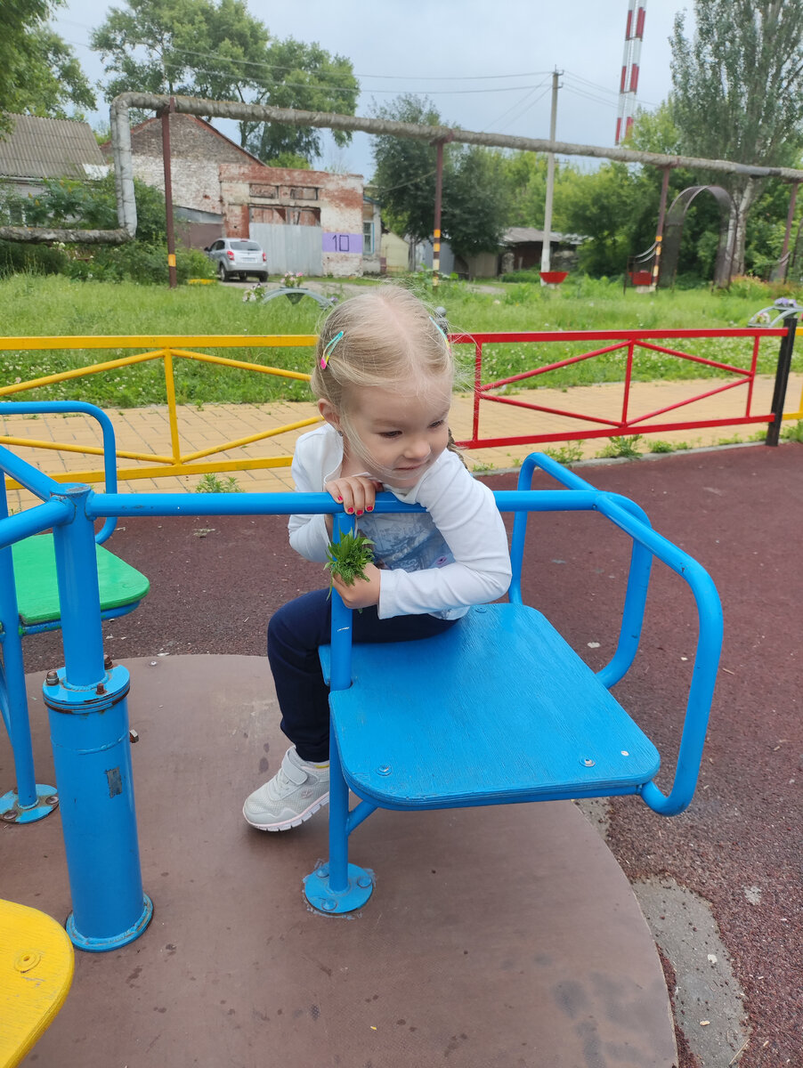 Моя прелесть, это Злата про карусель 
