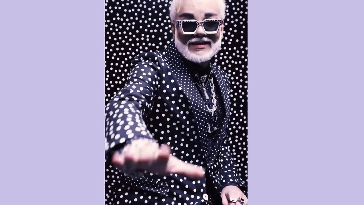     Недавно Филипп Киркоров открыл свою страницу в телеграме, которую иронично назвал «ПРИМАДОНН». 56-летний певец выложил публикацию, посвящённую событиям минувших выходных, прокомментировав мятеж ЧВК «Вагнер».