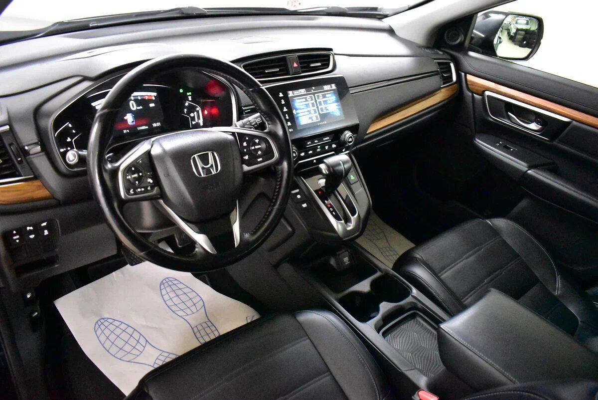 Салон радует исполнением и дизайном.