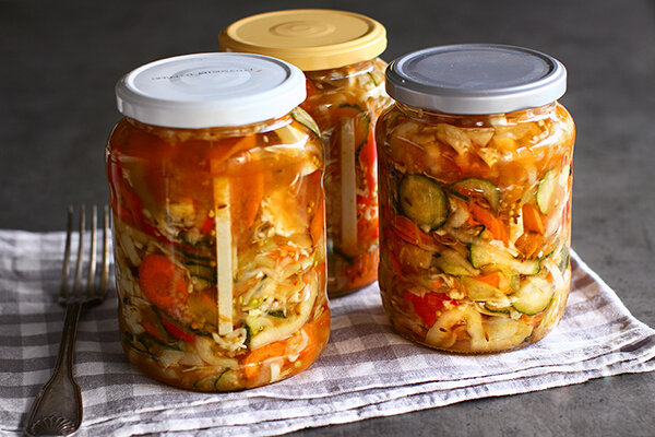 Овощной салат на зиму под названием «чаламада» (Ciolomadă) — вкусная и простая заготовка из венгерской кухни.-12
