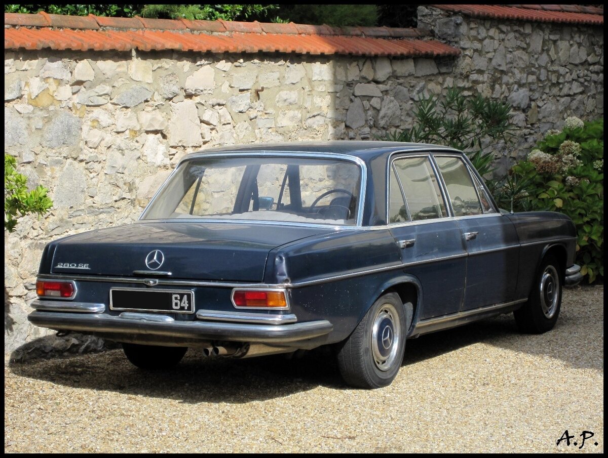 Mercedes-Benz W108 сзади. Источник фото: commons.wikimedia.org