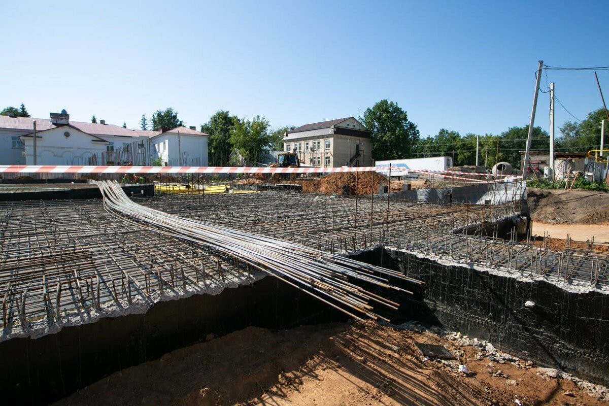    Денис Паслер раскритиковал темпы строительства центра культурного развития в Саракташе Марина Шарт