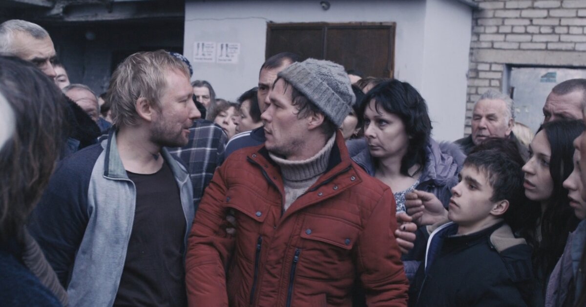 Жильцы избивают Никитина