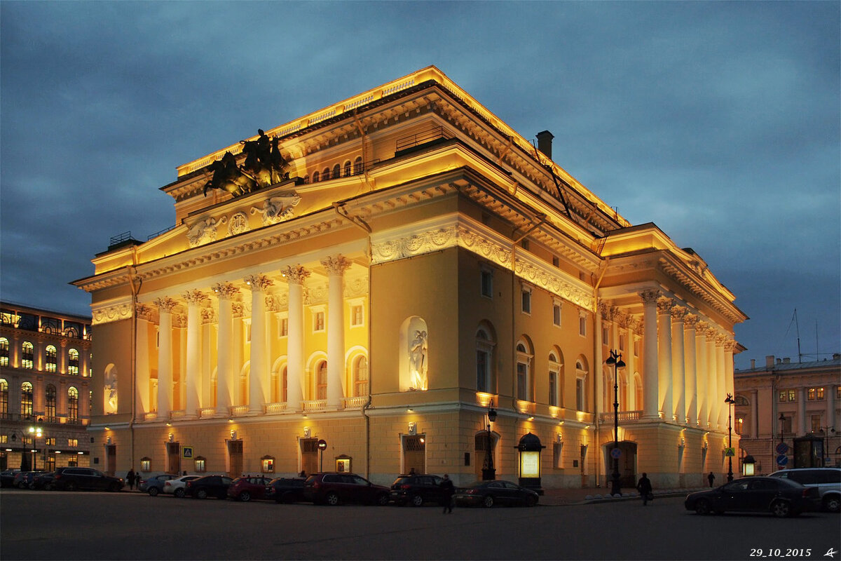 театральная площадь в санкт петербурге