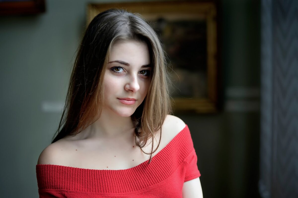 скромная девушка