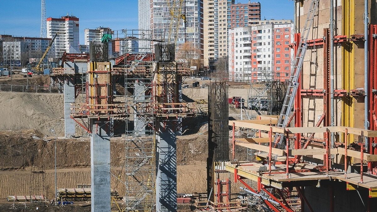     Дольщики ЖК «Славутич» начали получать долгожданные соглашения, а ГУС по Тюменской области уверят, что ситуация со стройкой находится под контролем.