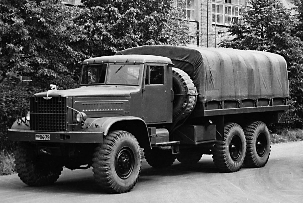 Грузовик КрАЗ-214 от Кременчугского автомобильного завода