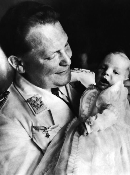 Геринг с дочерью. Фото из открытых источников Интернета.