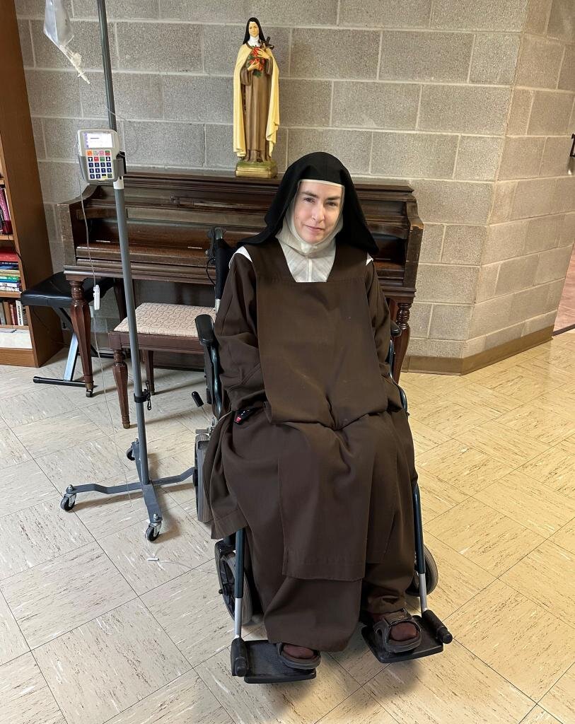 Судебный процесс из-за изгнания монашки-инвалида за секс по телефону