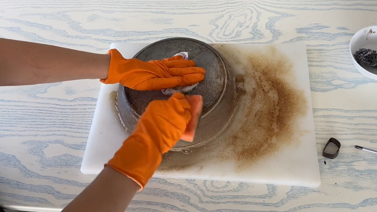  Безупречно чистая посуда для готовки приятна в работе на кухне и не портит интерьер, будучи оставлена на кухонной плите.-4